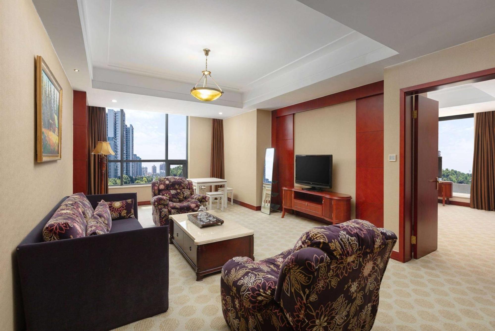 Ramada Plaza By Wyndham Chongqing West Hotel Bagian luar foto