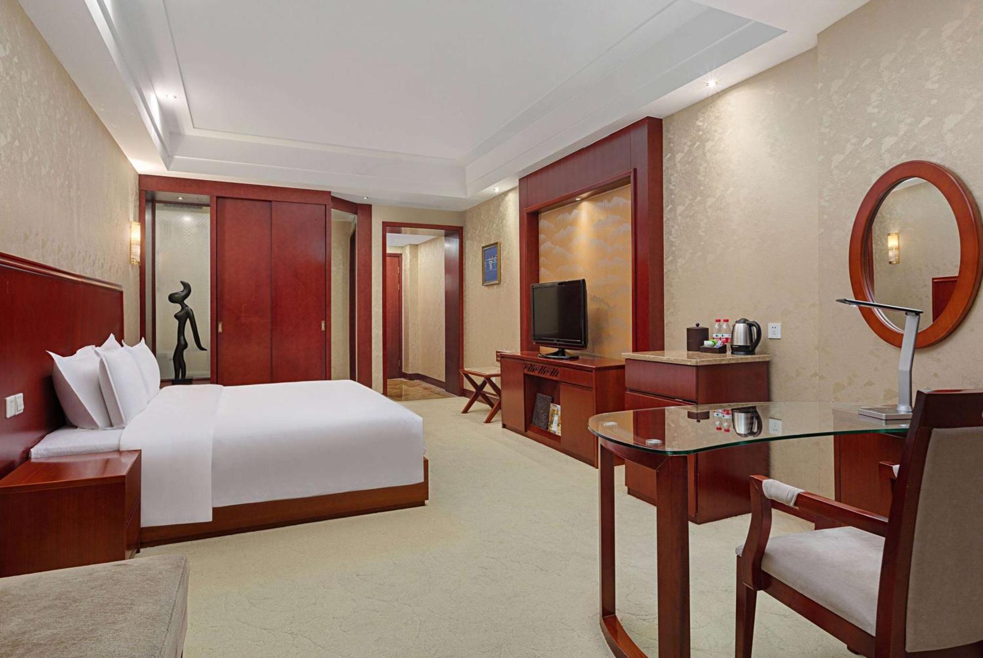 Ramada Plaza By Wyndham Chongqing West Hotel Bagian luar foto