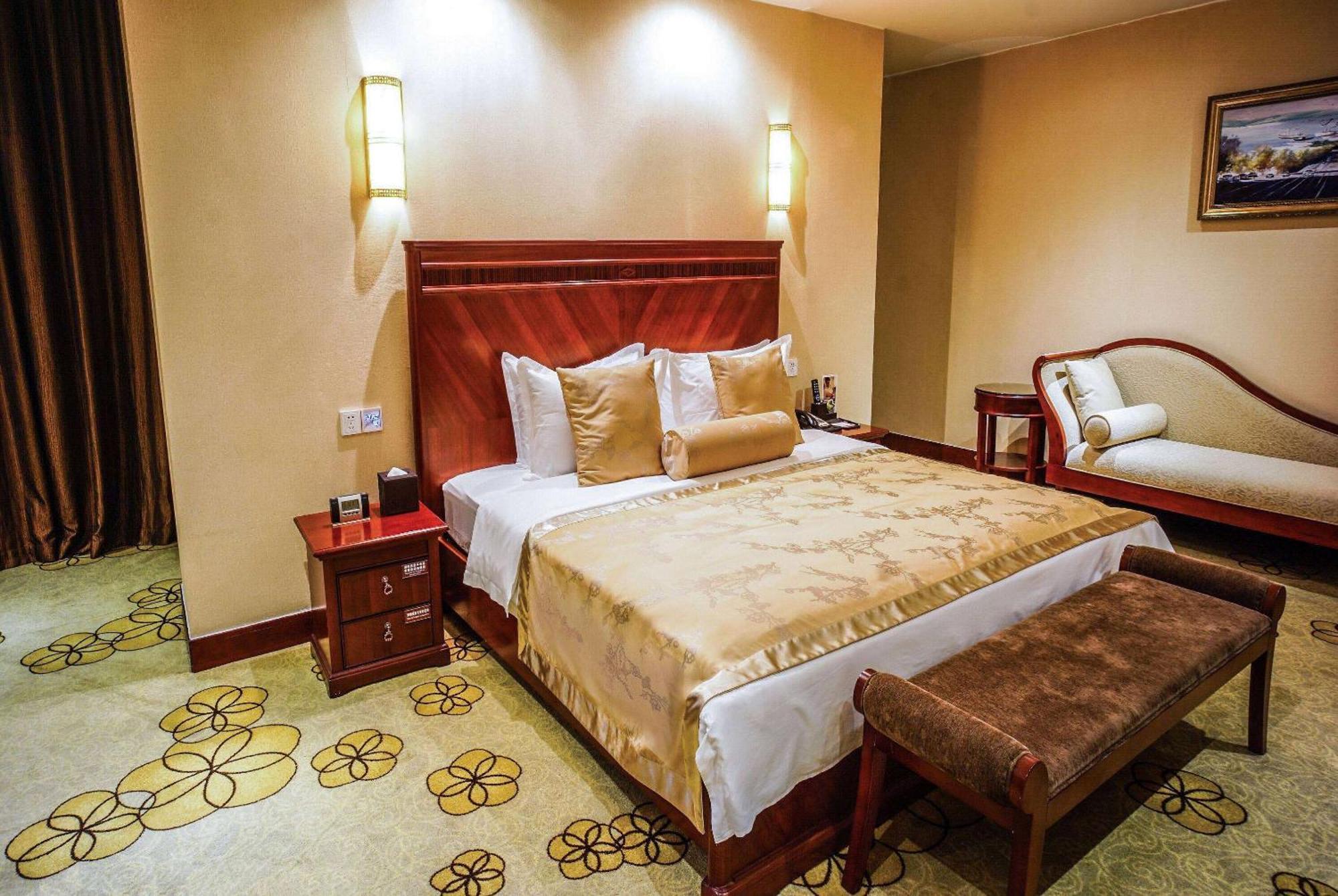 Ramada Plaza By Wyndham Chongqing West Hotel Bagian luar foto