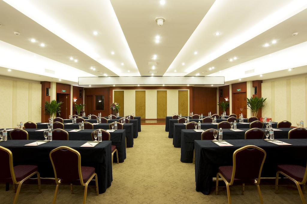 Ramada Plaza By Wyndham Chongqing West Hotel Bagian luar foto